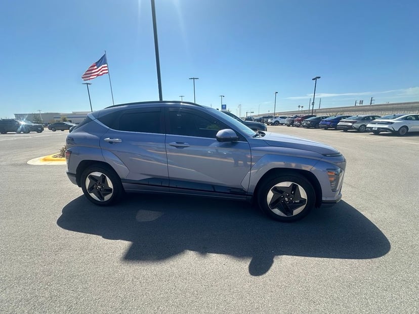 2024 Hyundai KONA Electric - Image 3