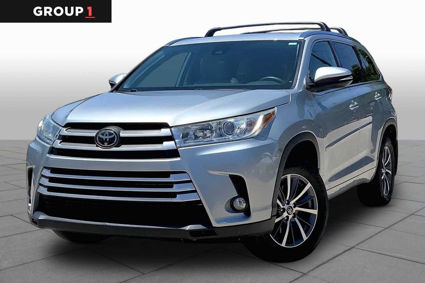 2018 Toyota Highlander - Image 2
