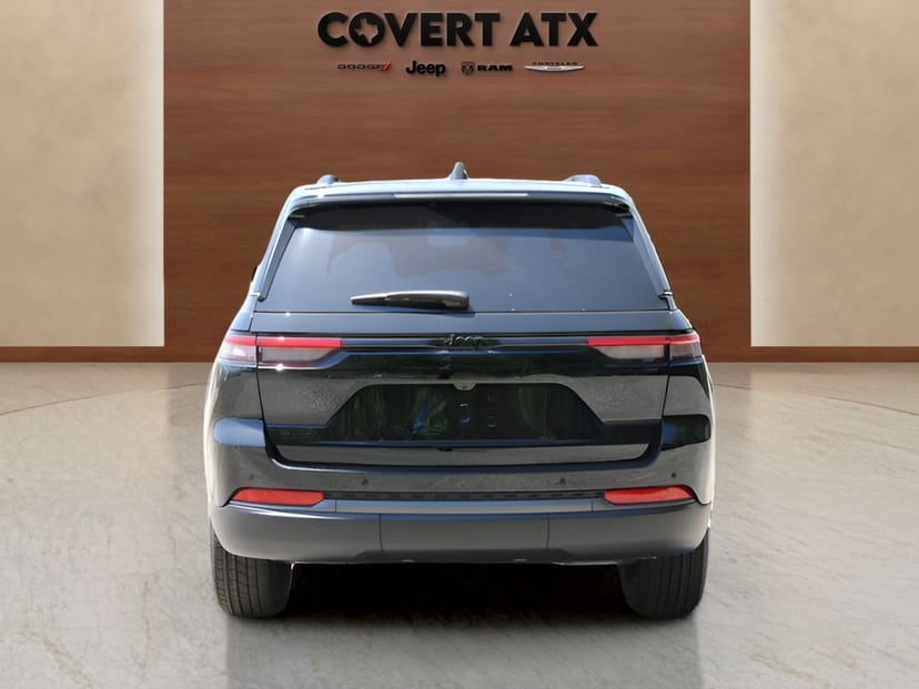 2026 Jeep Grand Cherokee - Image 2