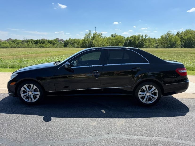 2011 Mercedes-Benz E-Class - Image 2