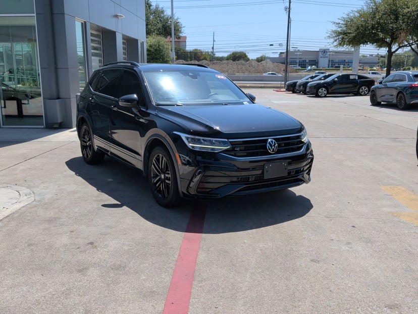 2022 Volkswagen Tiguan - Image 1