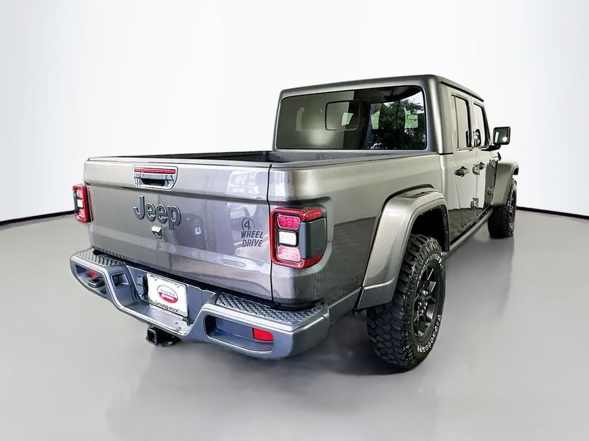 2024 Jeep Gladiator - Image 3
