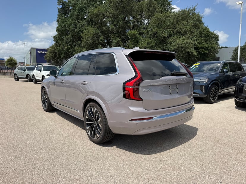 2026 Volvo XC90 - Image 2