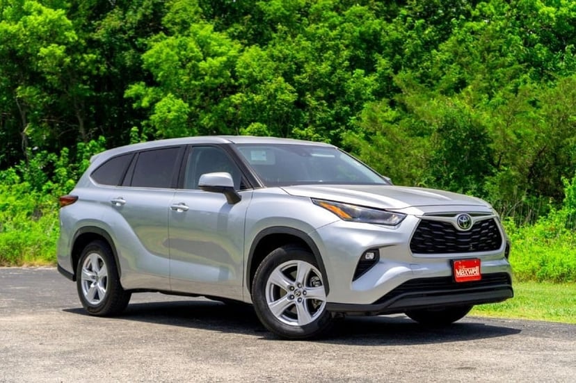 2023 Toyota Highlander - Image 1