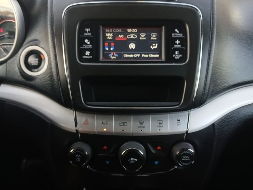 2020 Dodge Journey - Image 3