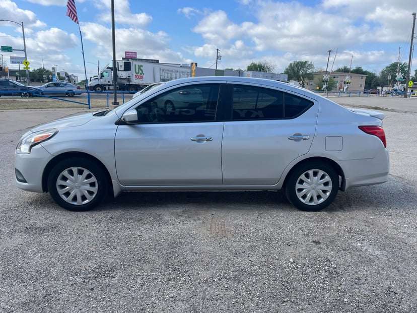2018 Nissan Versa - Image 2