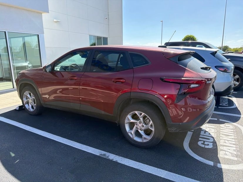 2024 Chevrolet Trax - Image 2