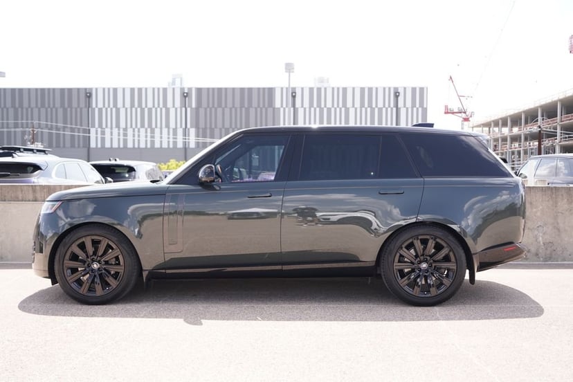 2025 Land Rover Range Rover - Image 2