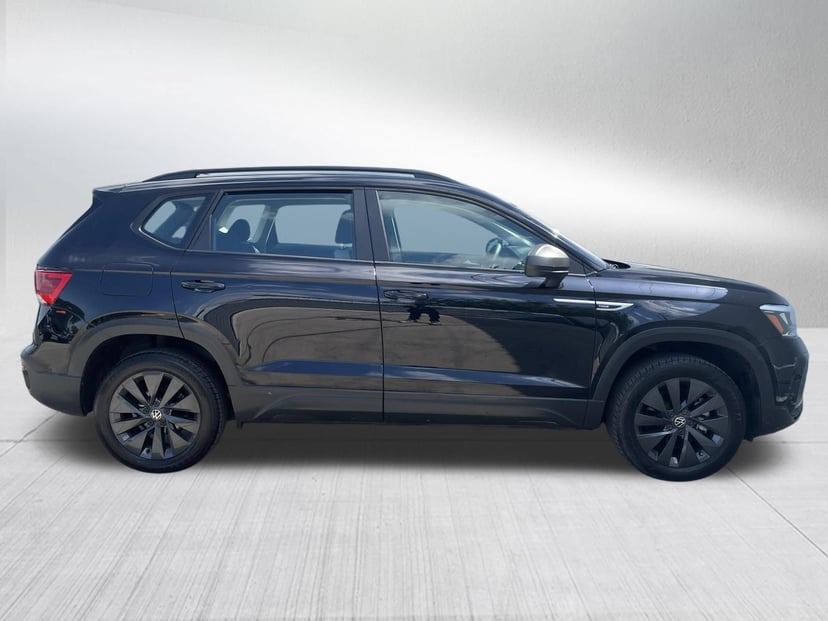 2022 Volkswagen Taos - Image 2