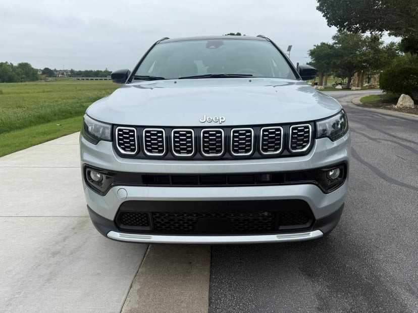 2025 Jeep Compass - Image 3