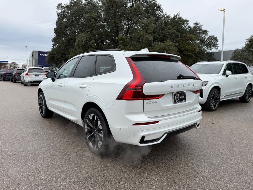 2026 Volvo XC60 - Image 3