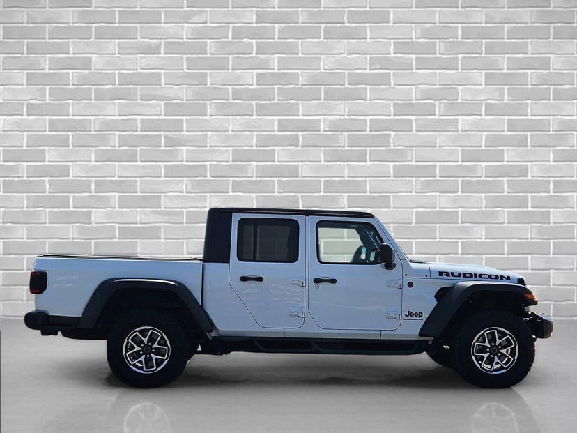 2024 Jeep Gladiator - Image 2