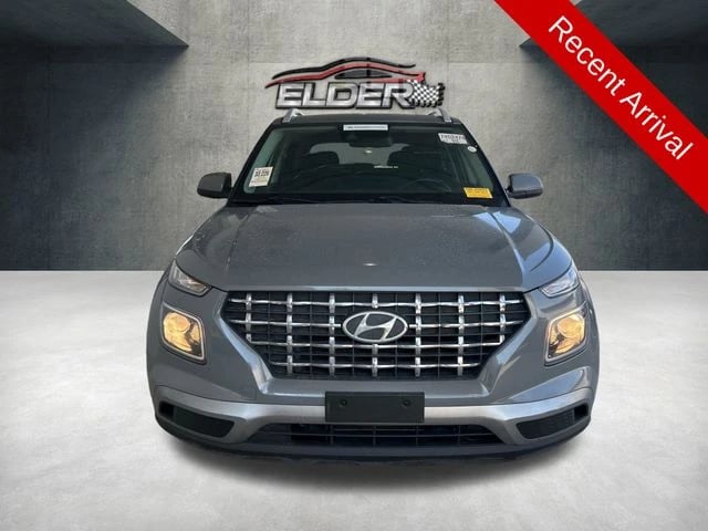 2022 Hyundai Venue - Image 3