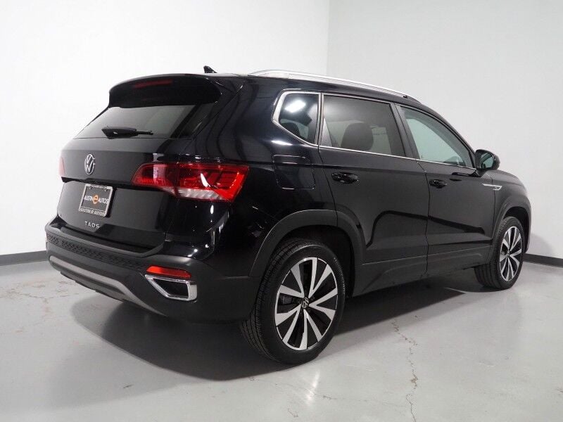 2023 Volkswagen Taos SE - Image 3