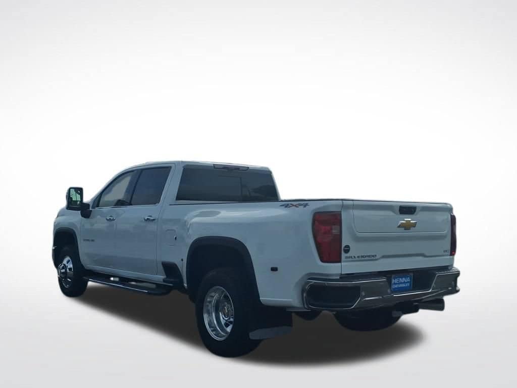 2026 Chevrolet Silverado 3500 HD - Image 3
