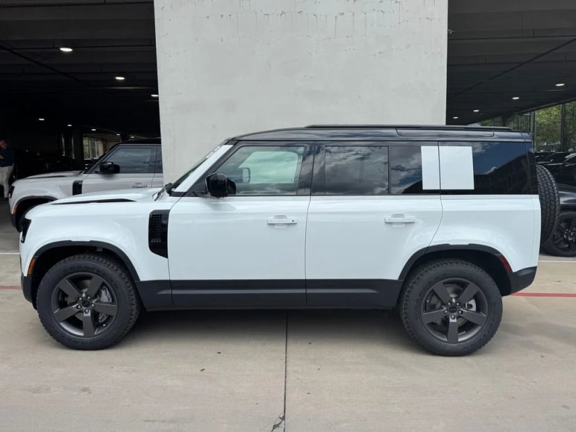 2026 Land Rover Defender - Image 2