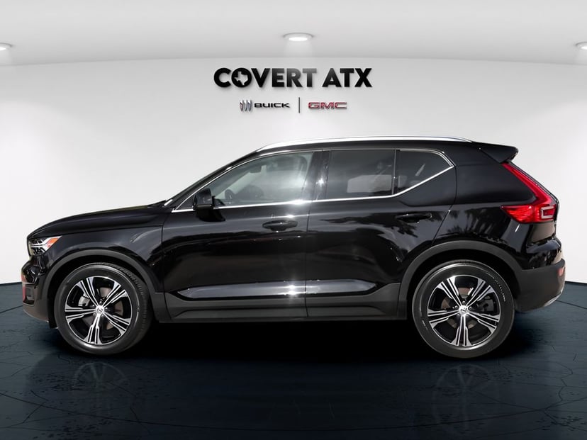 2020 Volvo XC40 - Image 2