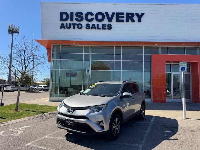 2018 Toyota RAV4 - Image 1
