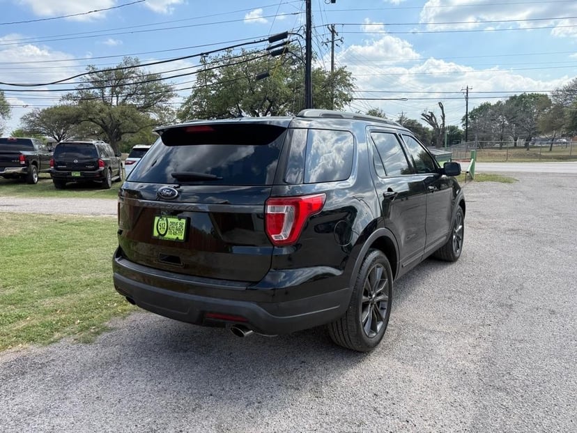 2019 Ford Explorer - Image 2
