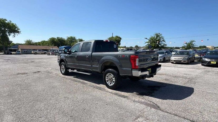 2017 Ford F-250 Super Duty - Image 2