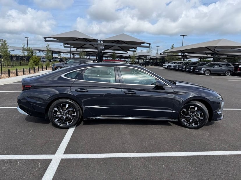 2024 Hyundai Sonata - Image 2