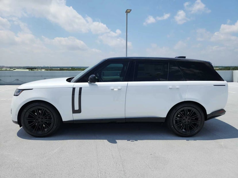 2026 Land Rover Range Rover - Image 2