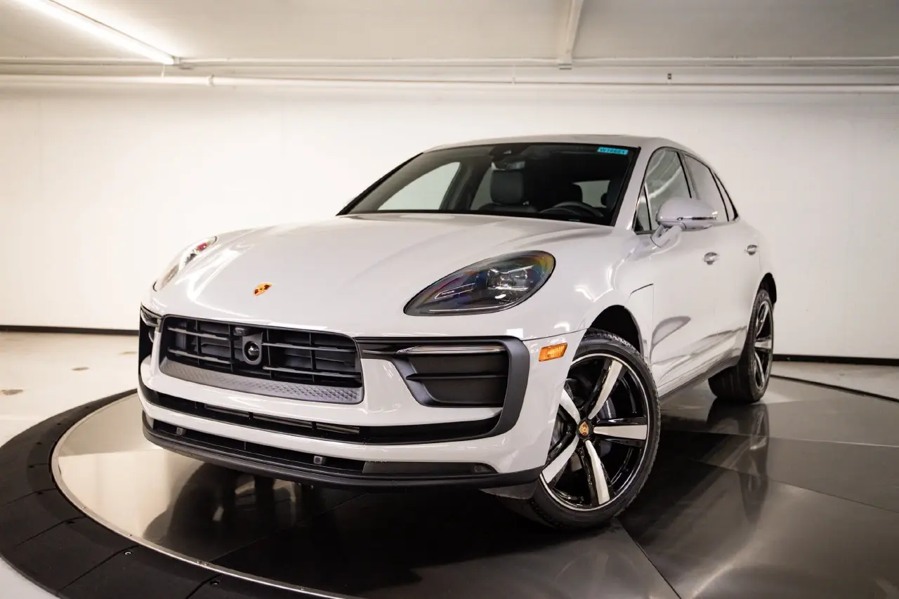 2026 Porsche Macan - Image 1