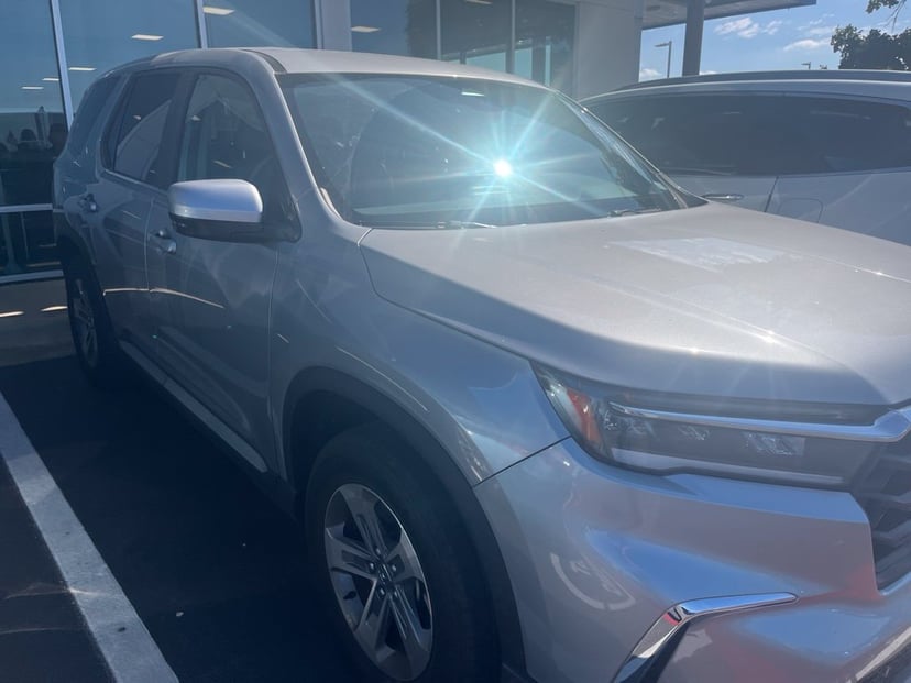 2025 Honda Pilot - Image 1