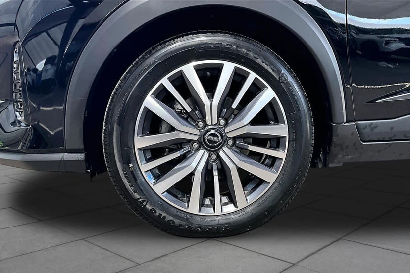 2024 Nissan Kicks - Image 2