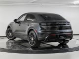 2026 Porsche Macan Electric - Preview 3