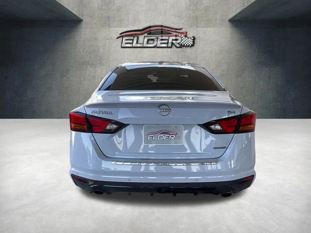 2023 Nissan Altima - Image 2
