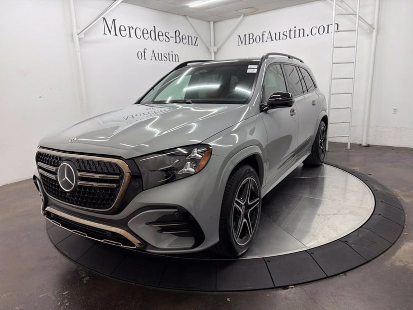 2027 Mercedes-Benz GLS - Image 1