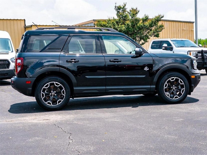 2025 Ford Bronco Sport - Image 2