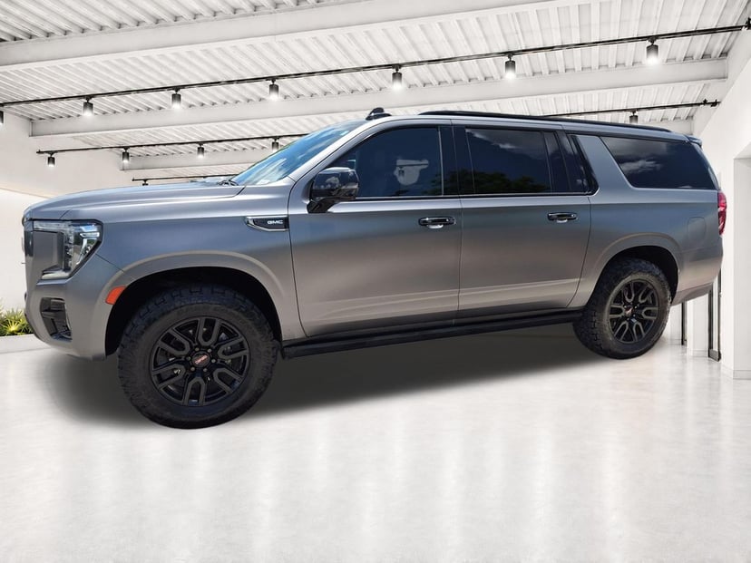 2023 GMC Yukon XL - Image 3