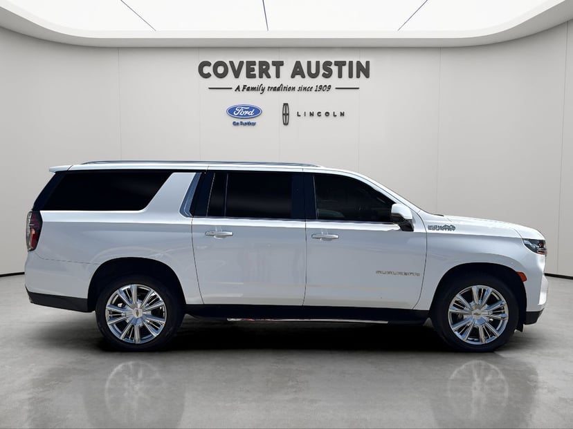 2023 Chevrolet Suburban - Image 2
