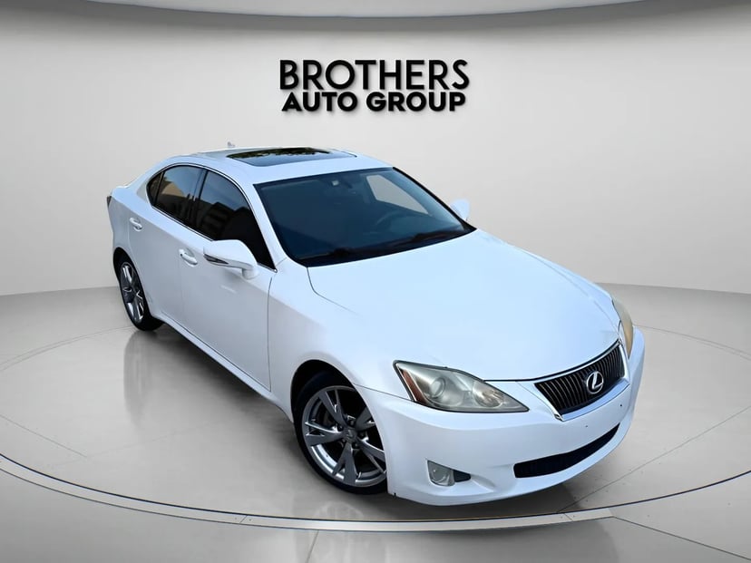 2010 Lexus IS - Image 1
