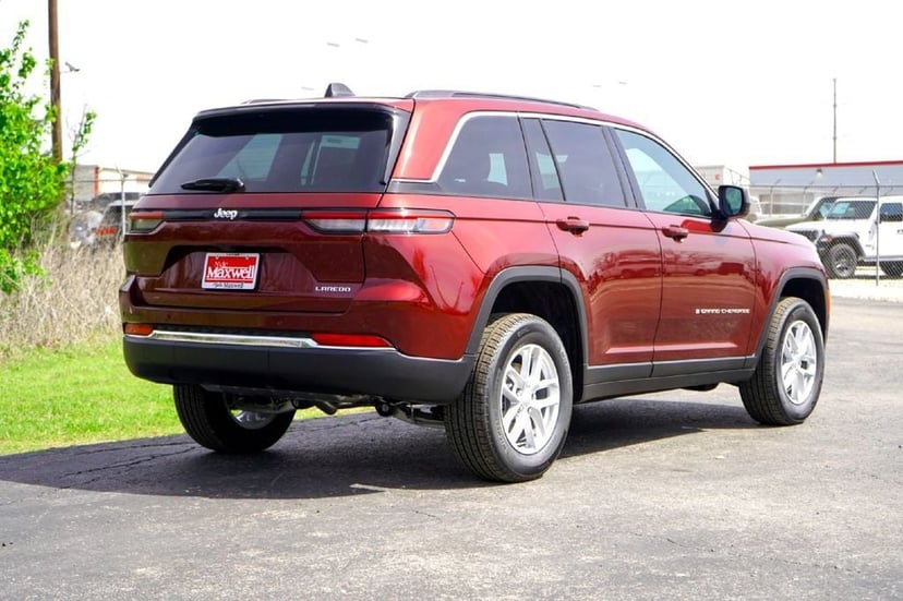 2026 Jeep Grand Cherokee - Image 3