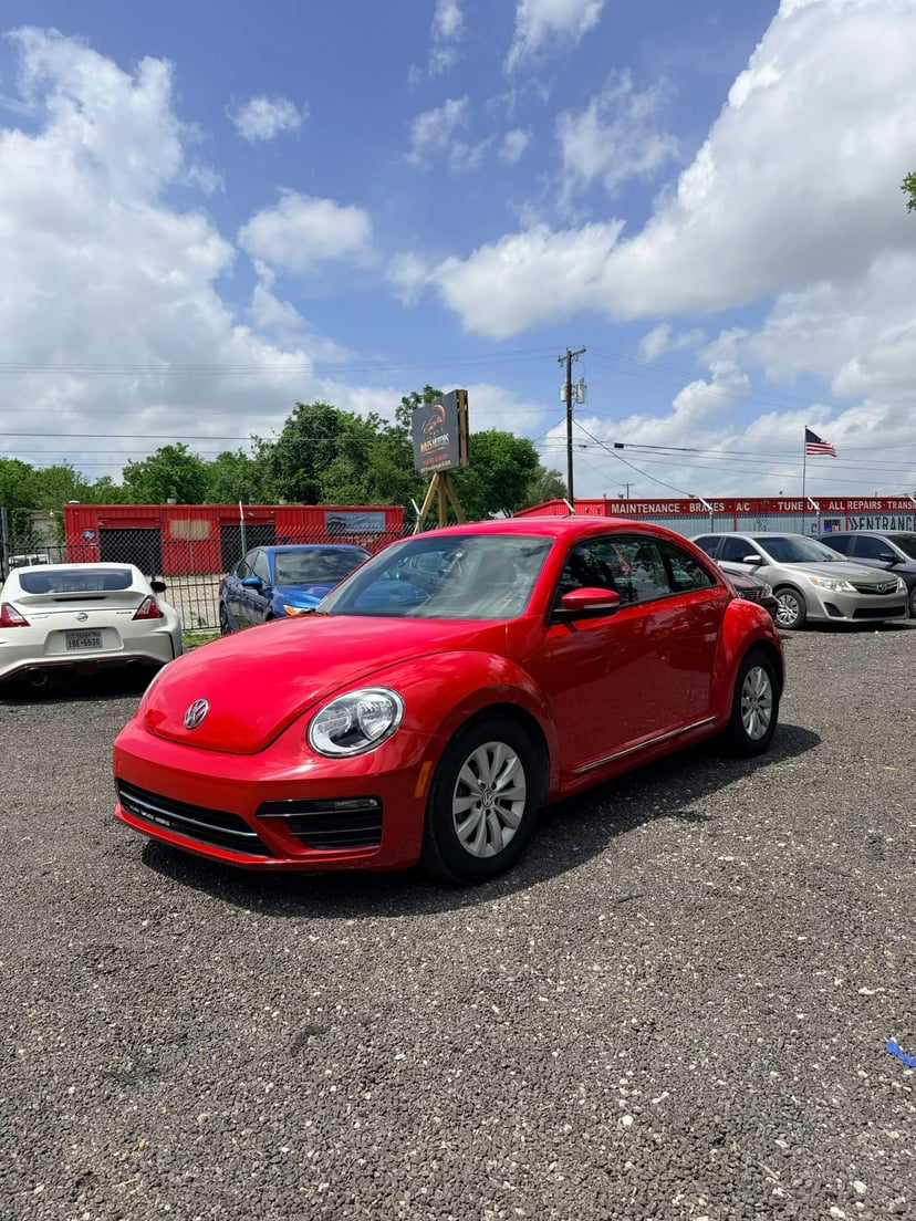 2019 Volkswagen Beetle - Image 1