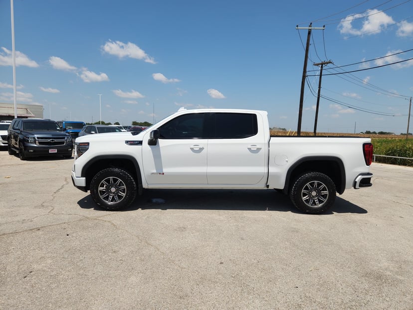 2025 GMC Sierra 1500 - Image 3