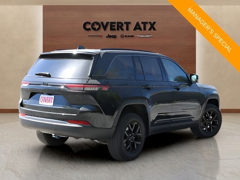 2026 Jeep Grand Cherokee Laredo Altitude - Image 3