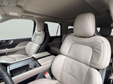 2022 Lincoln Navigator L - Preview 12