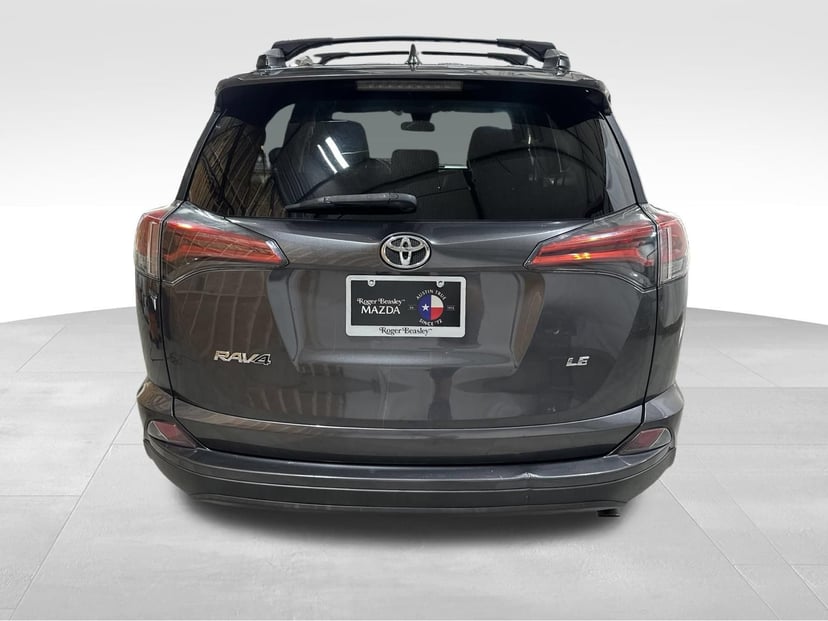 2018 Toyota RAV4 - Image 3
