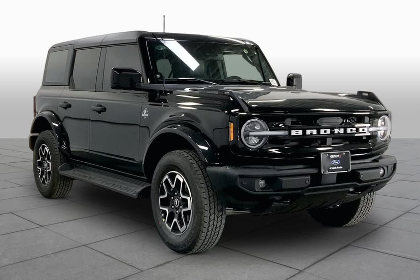 2026 Ford Bronco - Image 2