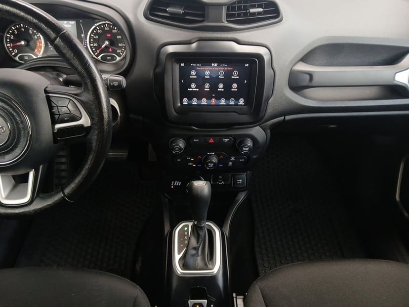 2019 Jeep Renegade - Image 2