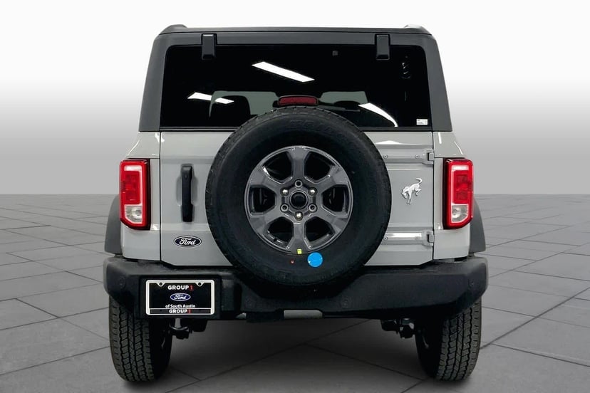 2026 Ford Bronco - Image 3