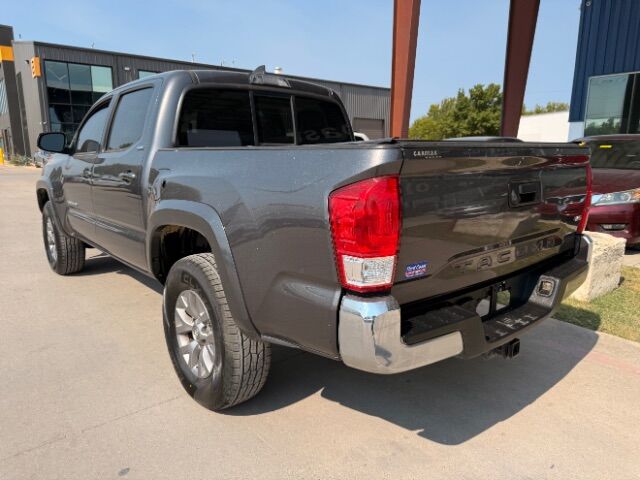 2017 Toyota Tacoma - Image 3