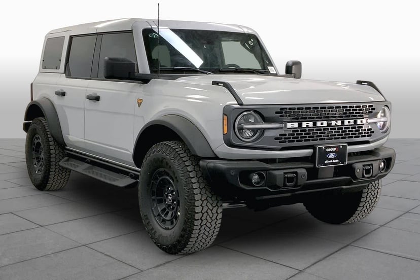 2026 Ford Bronco - Image 2