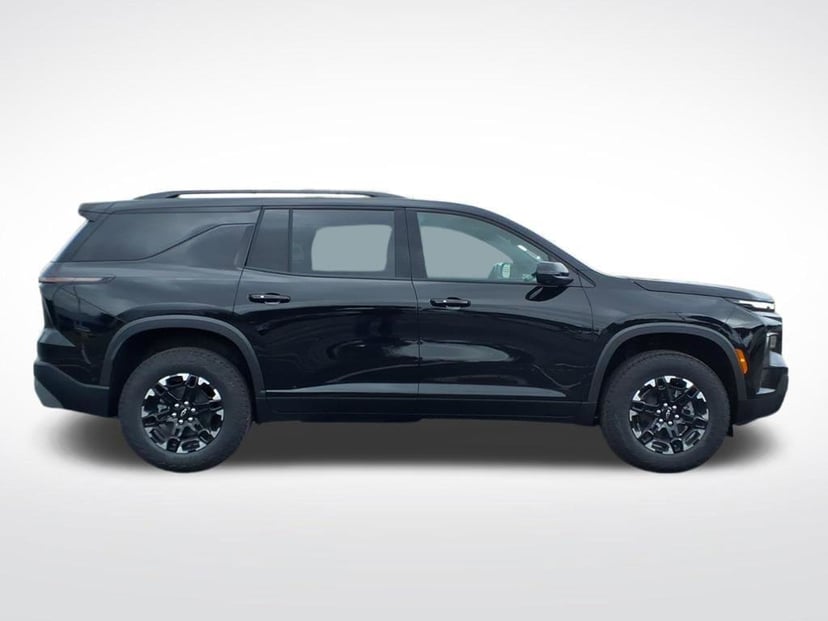 2027 Chevrolet Traverse - Image 1