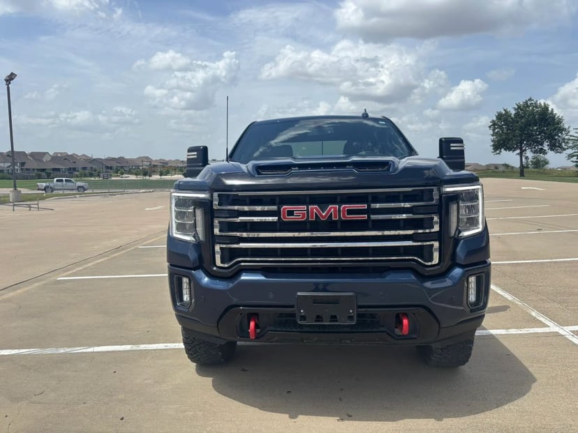 2022 GMC Sierra HD - Image 2