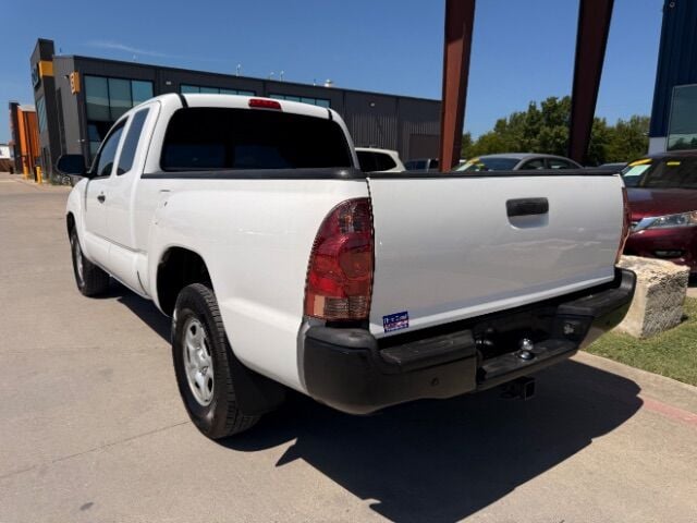 2015 Toyota Tacoma - Image 3